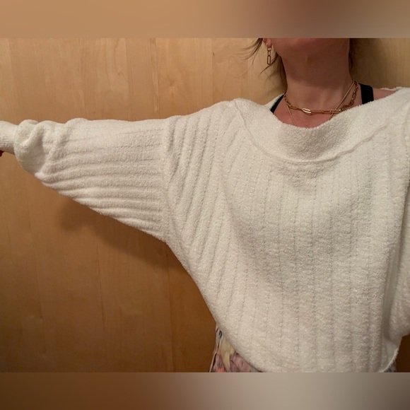 FREE PEOPLE pullover - Picture 10 of 10